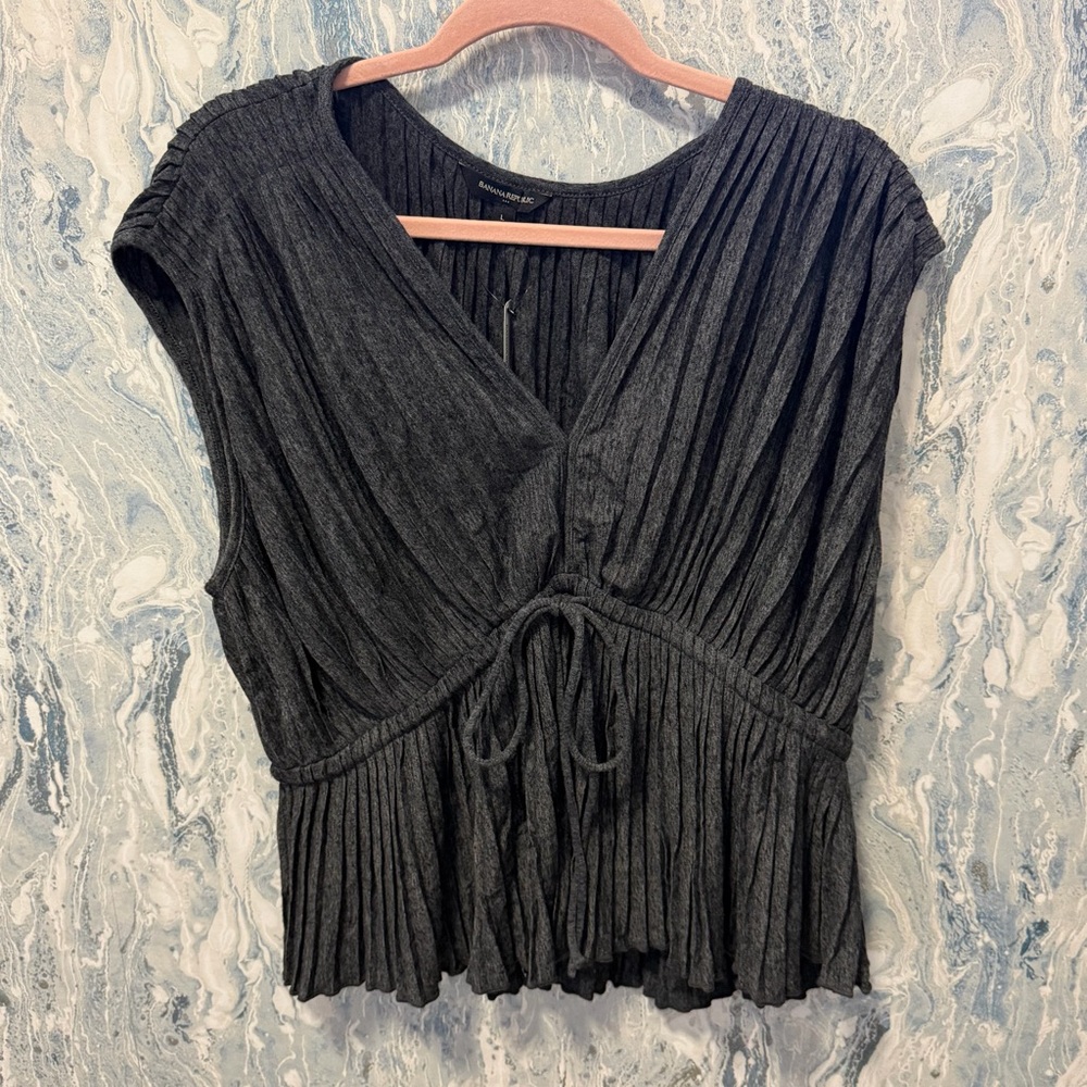 Banana Republic Charcoal Ribbed V-Neck Tie-Front Sleeveless Top